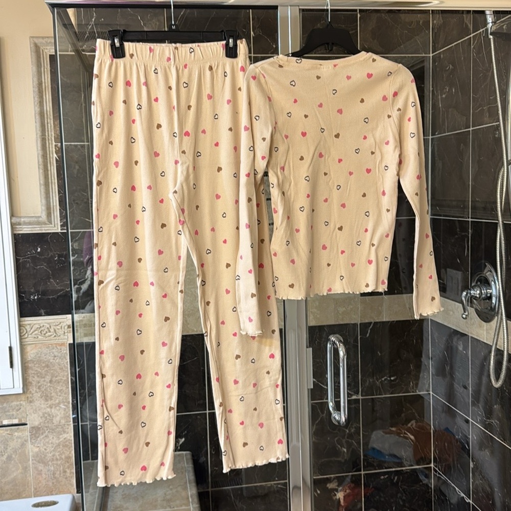 Beloved pajama set, size L, NWT.